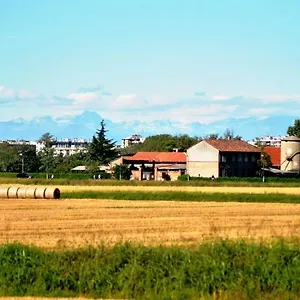 https://cascina-battivacco.it-lombardy.com